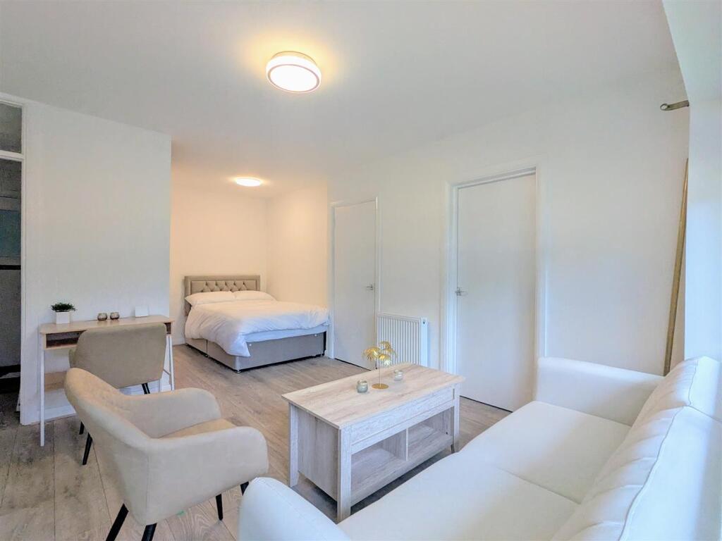 Davidson Frost-Wellings, DFW, September Way, Stanm