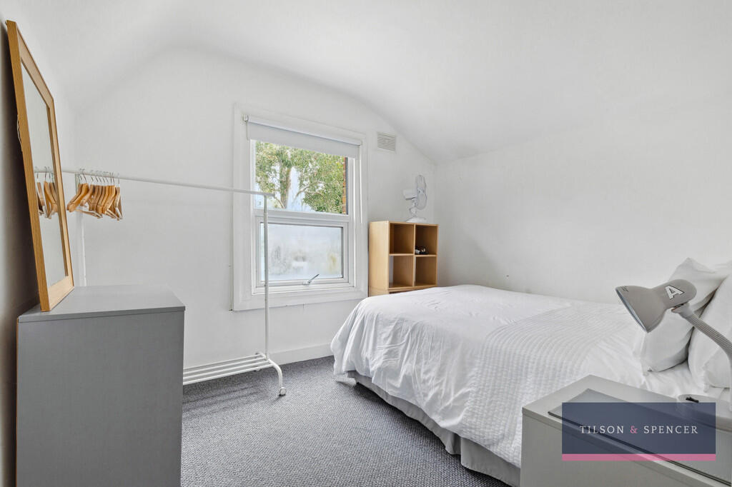 090420255_TILS_26...