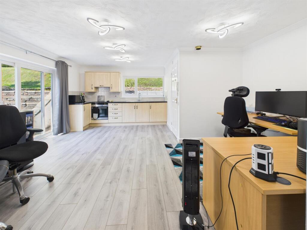 OPEN PLAN KITCHEN/DINING/LIVING SPACE