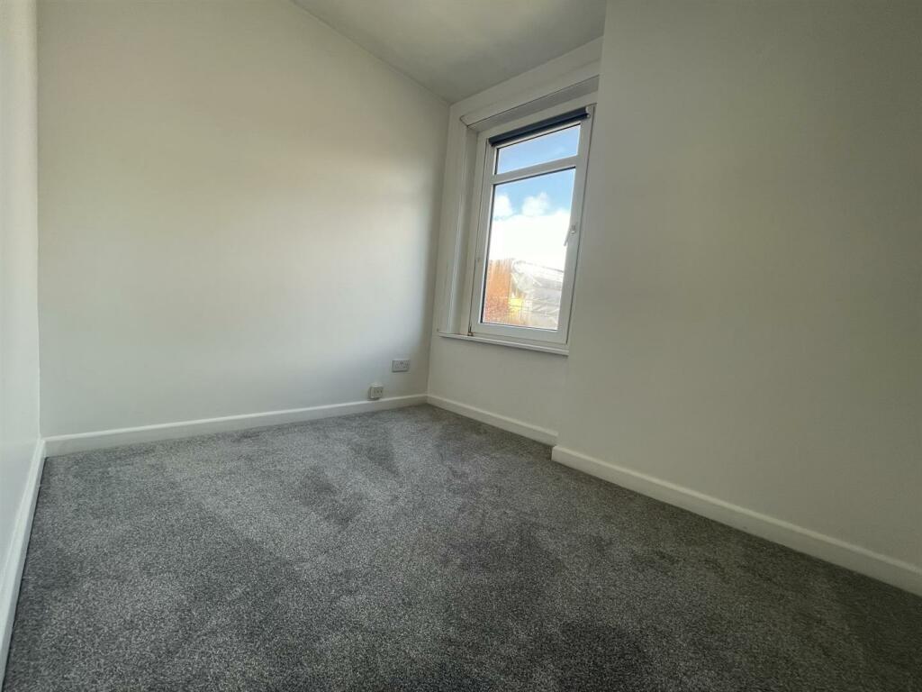 5 Newcome  Bed3.JPEG