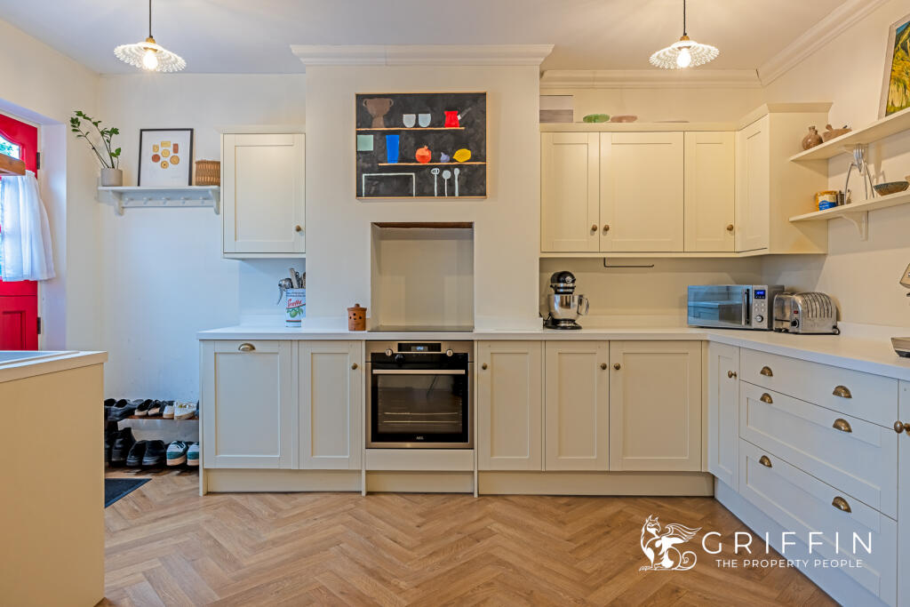 Kitchen &amp; Dining