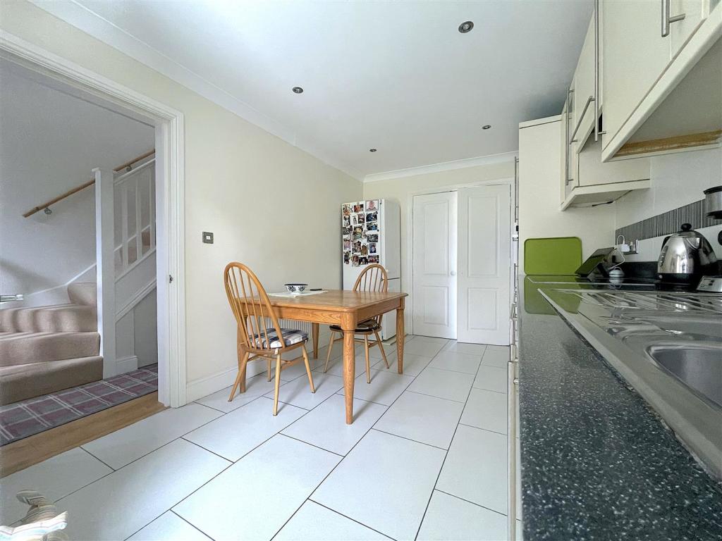 Kitchen (5).jpeg