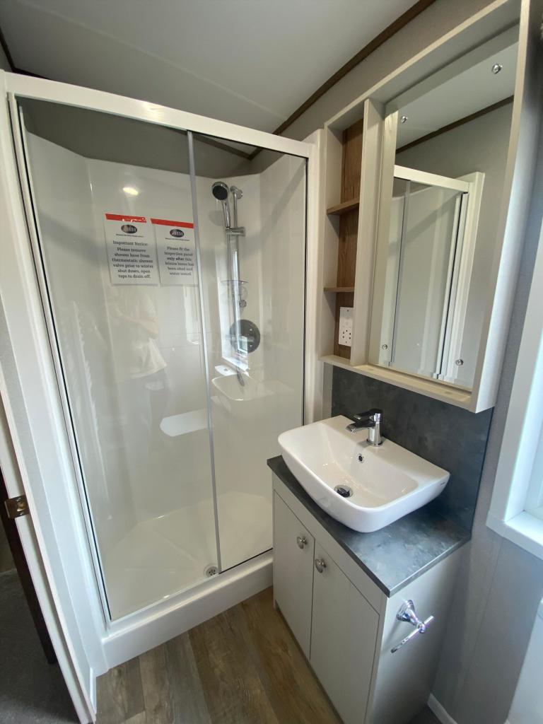 2nd Bathroom