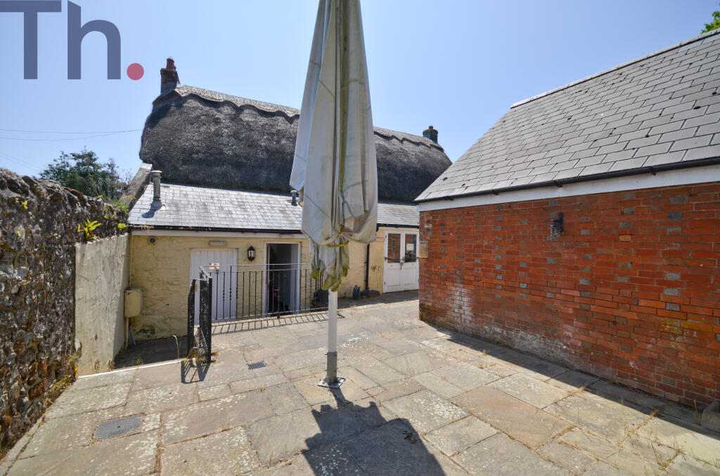 Courtyard and Outside Area.JPG