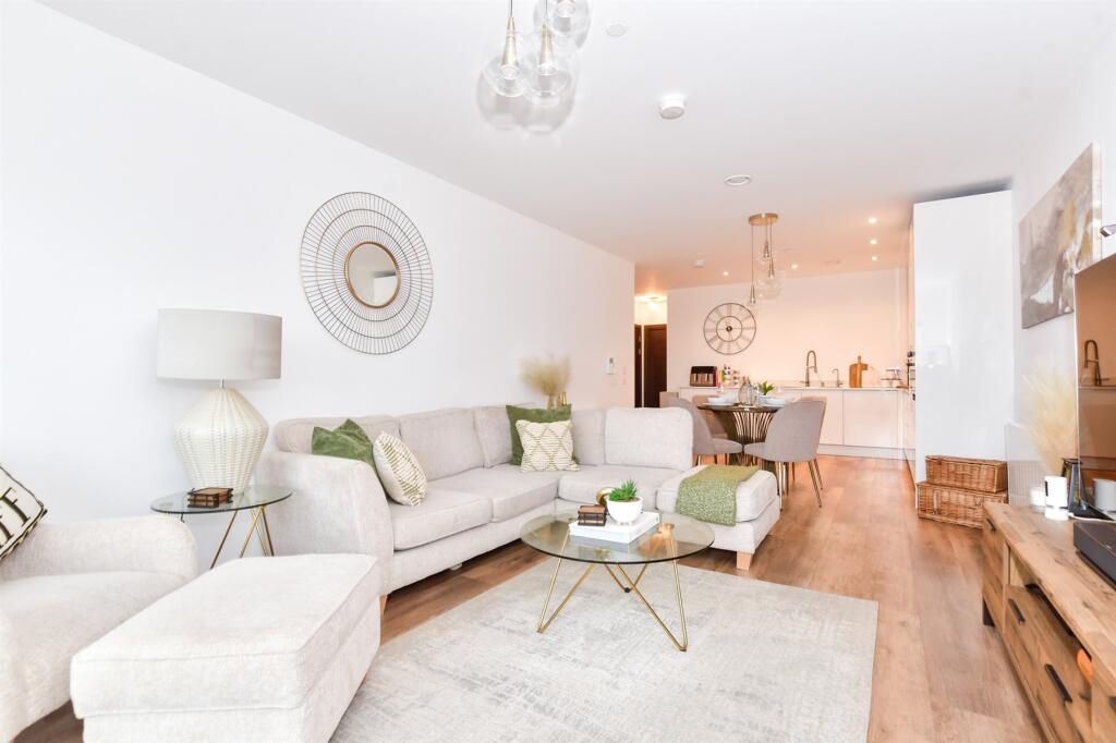 Kitchen/Lounge
