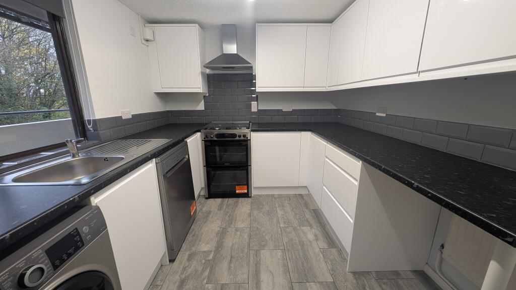 PXL_20251110_0920111