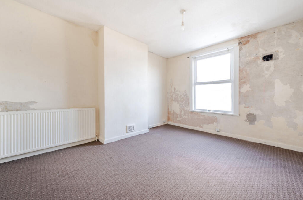 1297052-9-682b783...