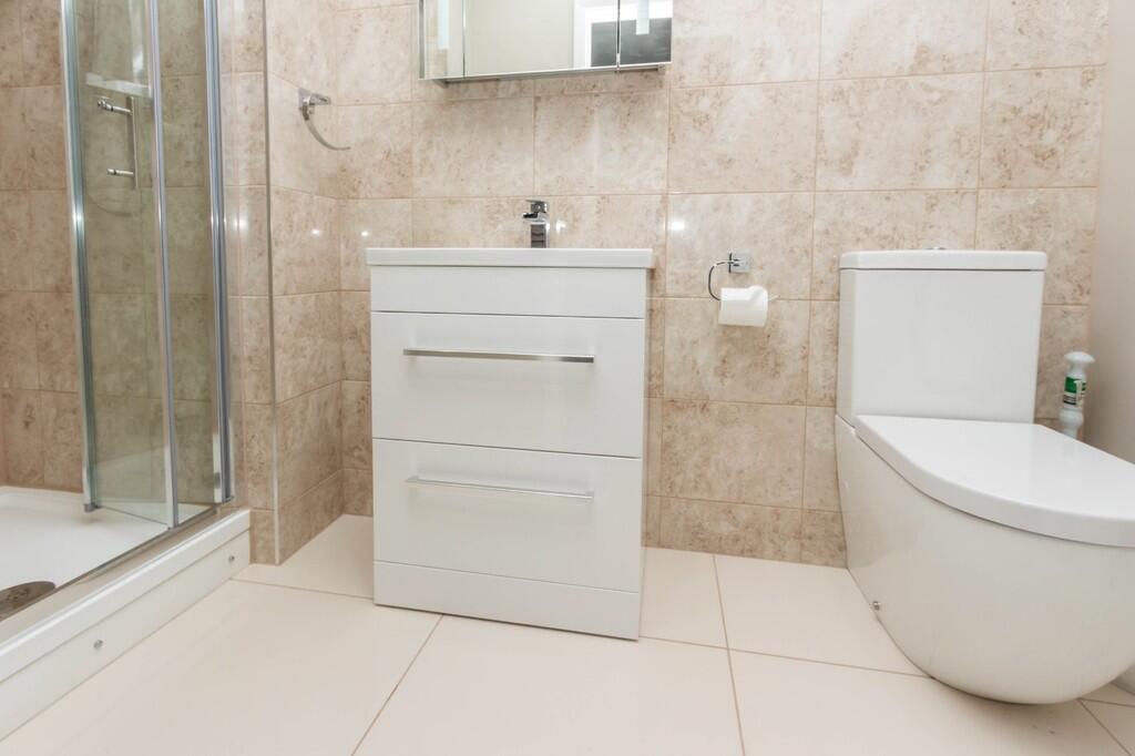 Ensuite Shower Ro...