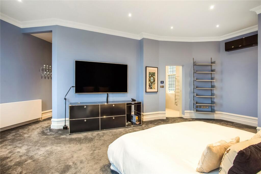 Principal Bedroom