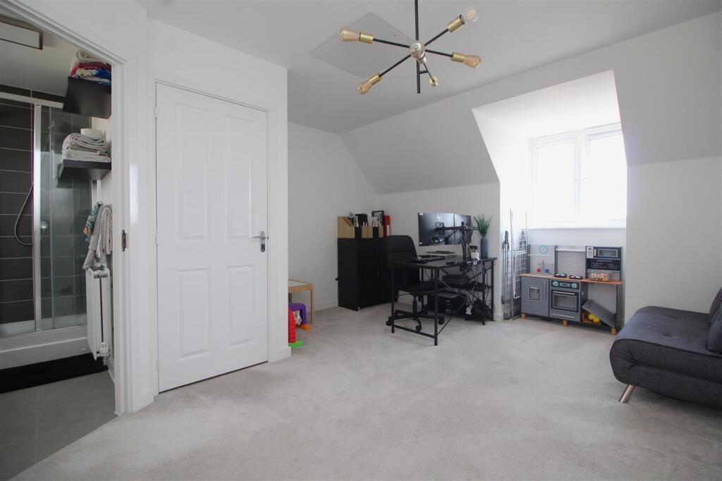 bedroom 1 1 .JPG