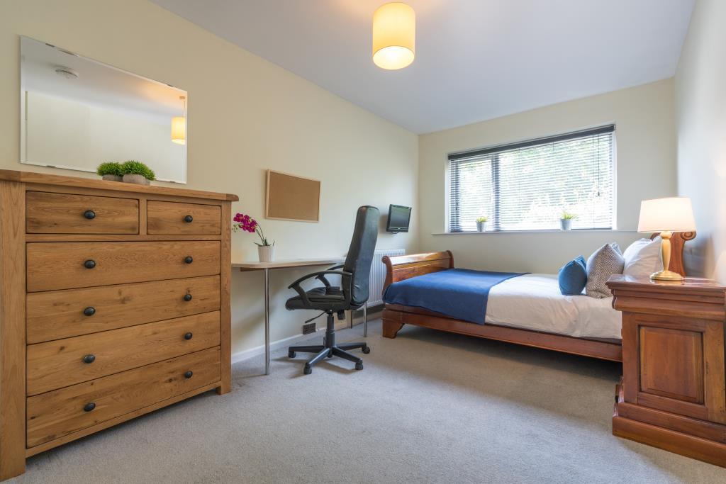 17 St Michaels Road - bedroom