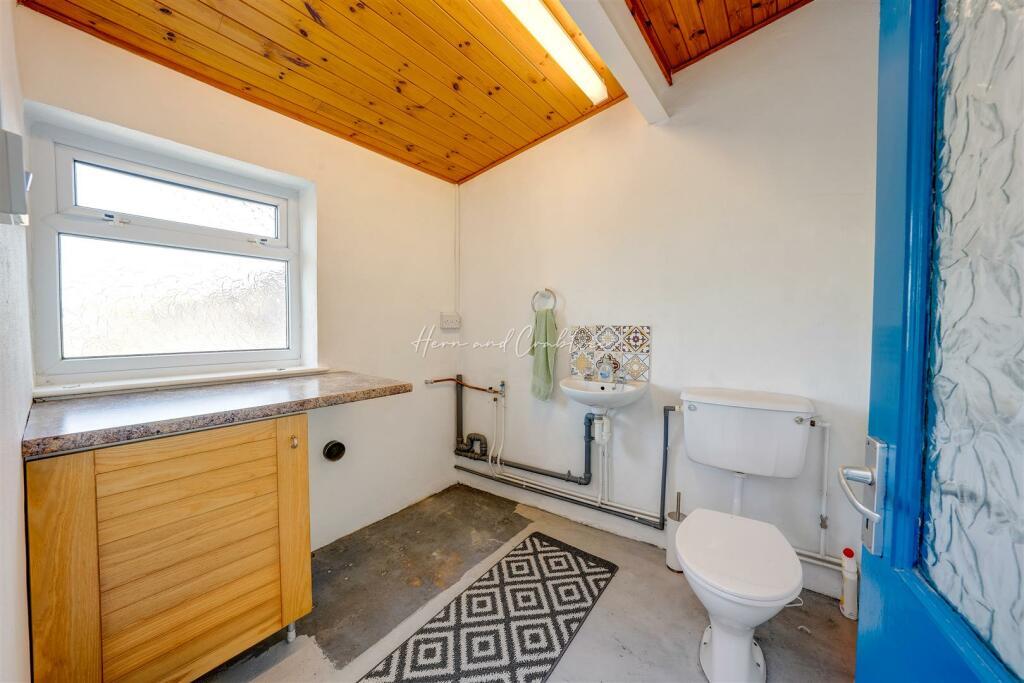 Padarn Close, Cyncoed, HernCrabtree (28).jpg