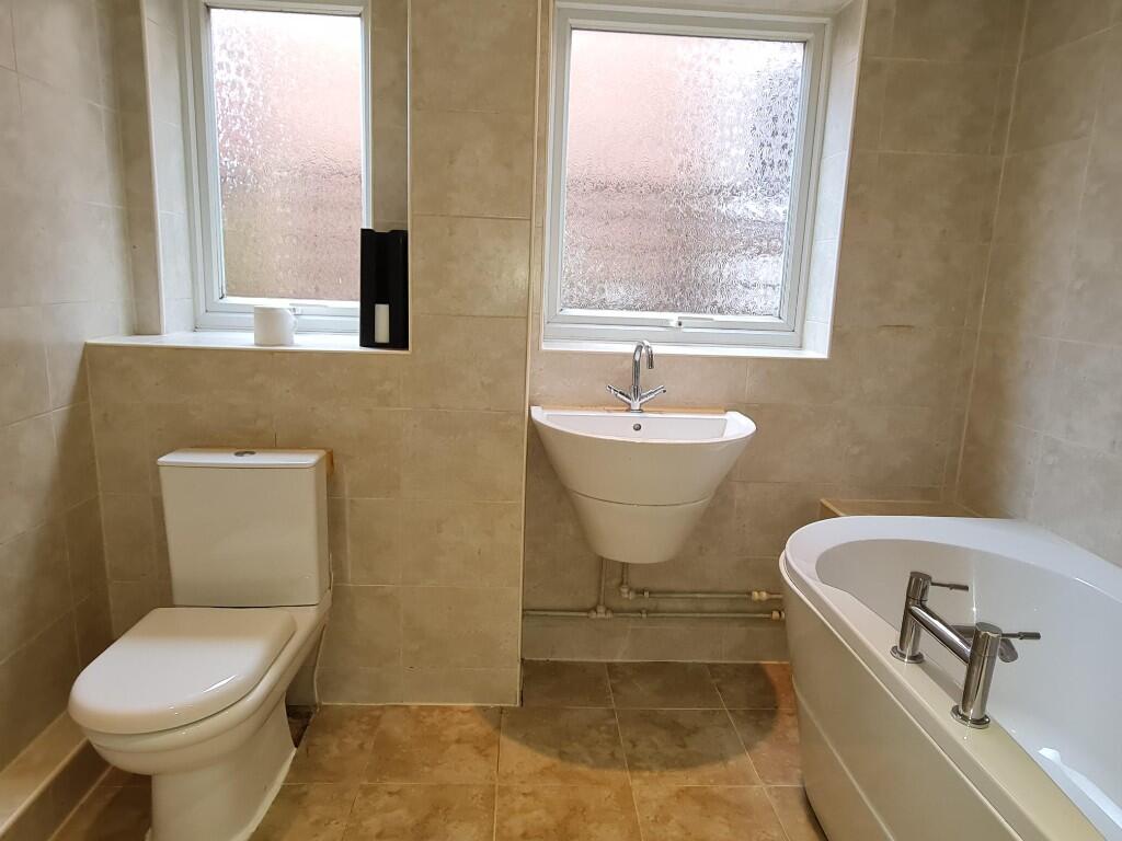 Bath/Shower Room