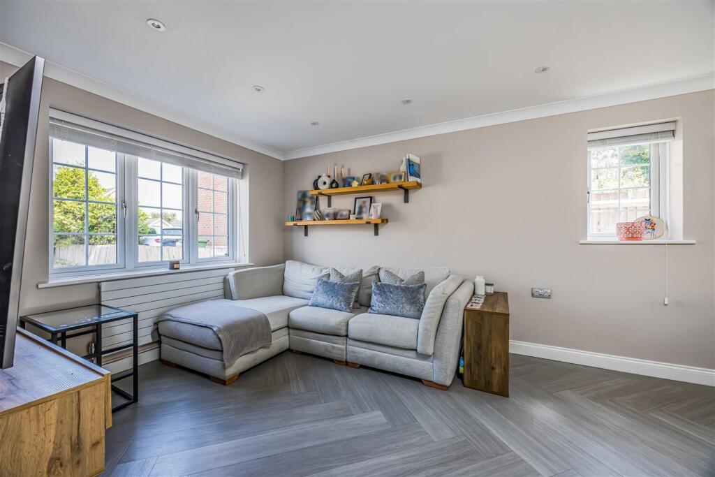 29 Edenbridge Road Southsea-Small-PorticoMarketing