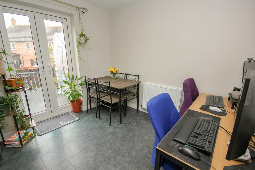 Dining Area.jpg