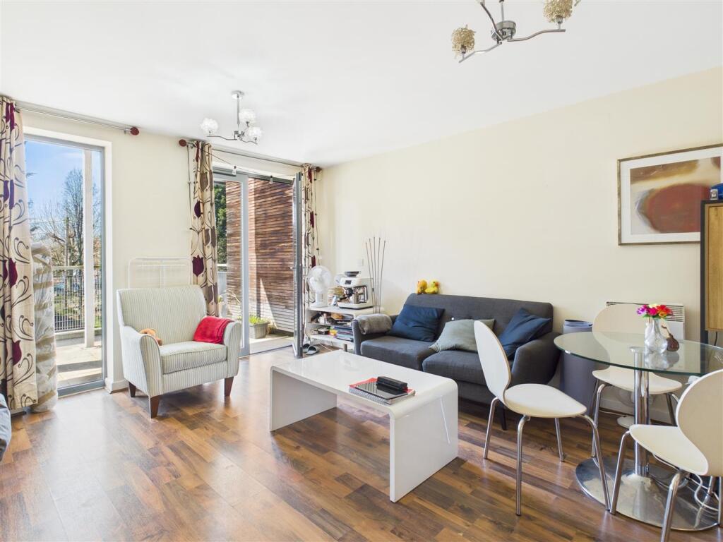 Lounge 1