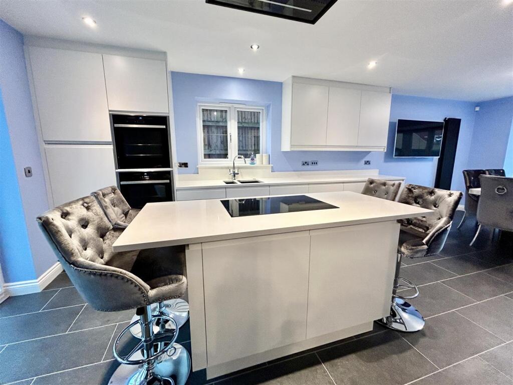 Kitchen/Dining Room View Four