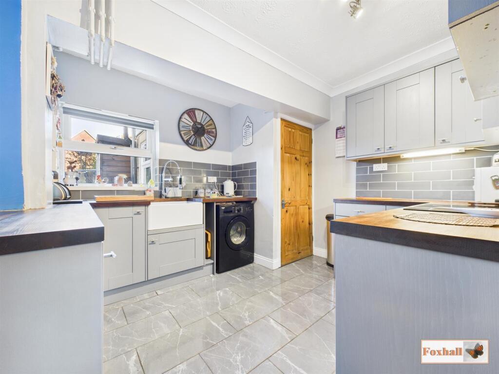 Open Plan Kitchen / Dining Area