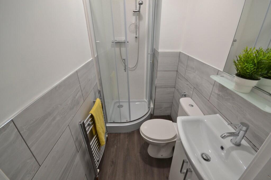 Bedroom 2 Ensuite