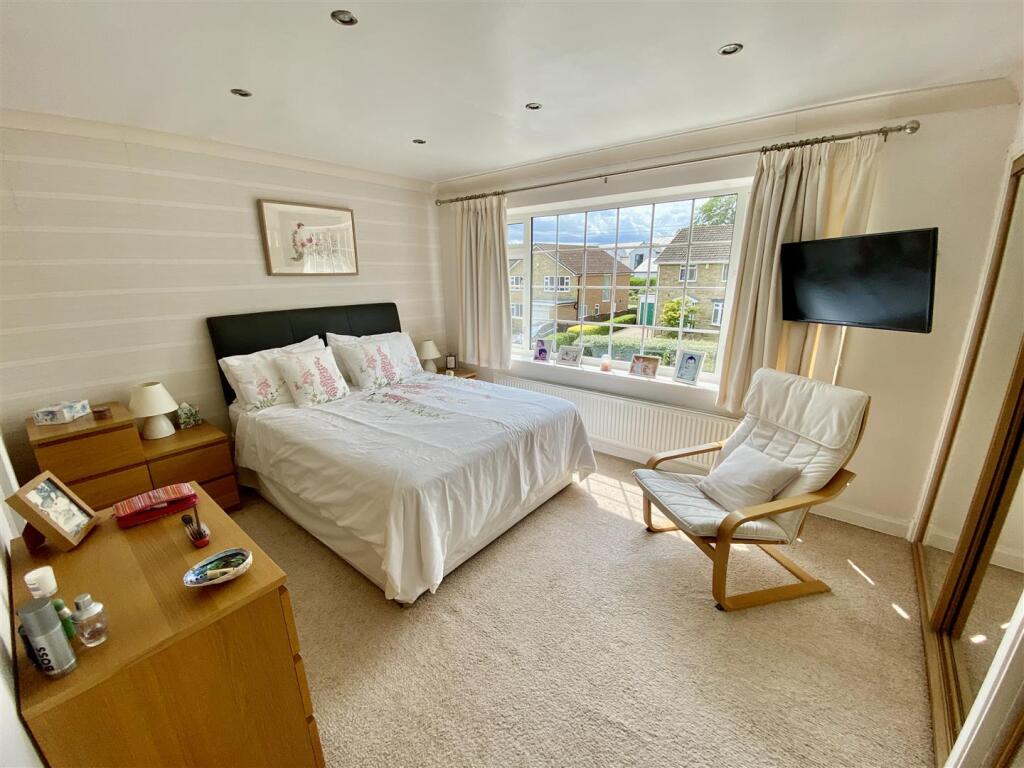 Bramleys Estate Agents - Overhall Park - Mirfield 