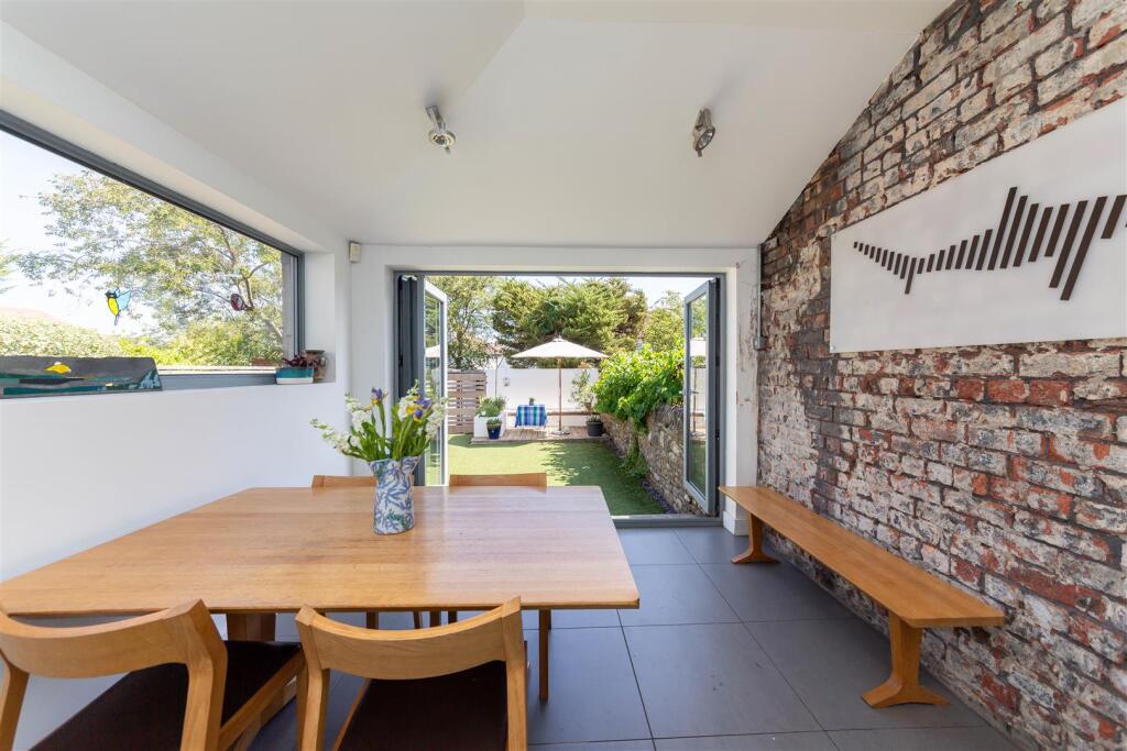 Dublin Crescent (6).jpg