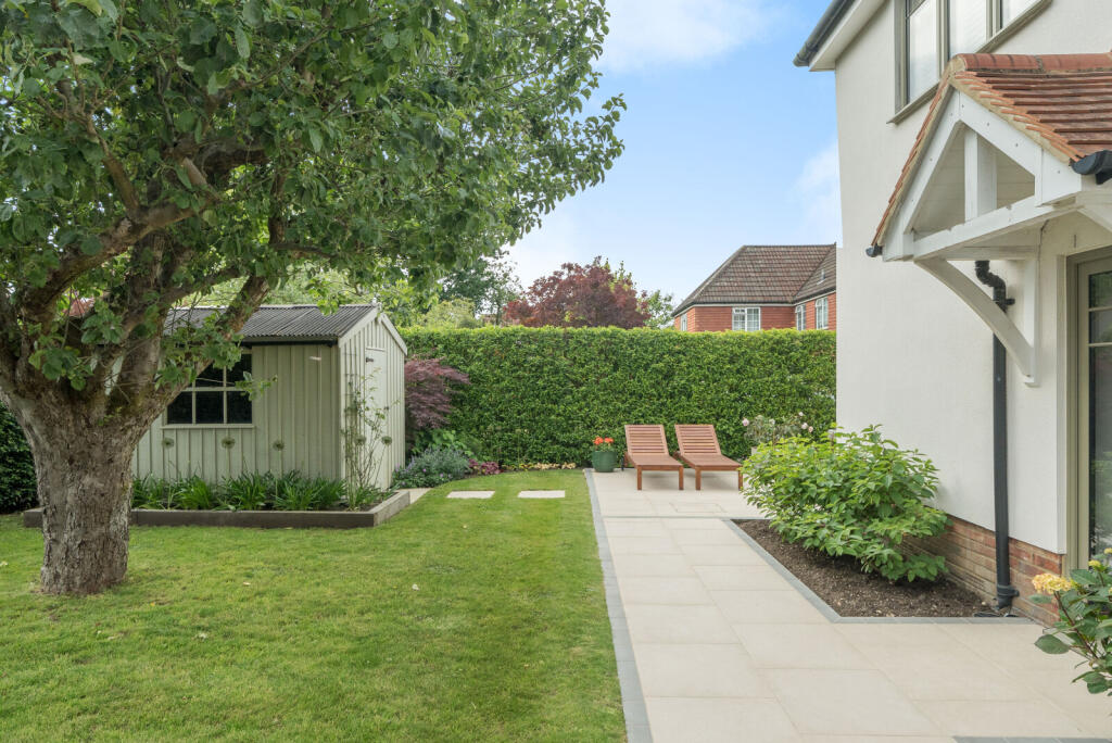 1305422-10-684728...