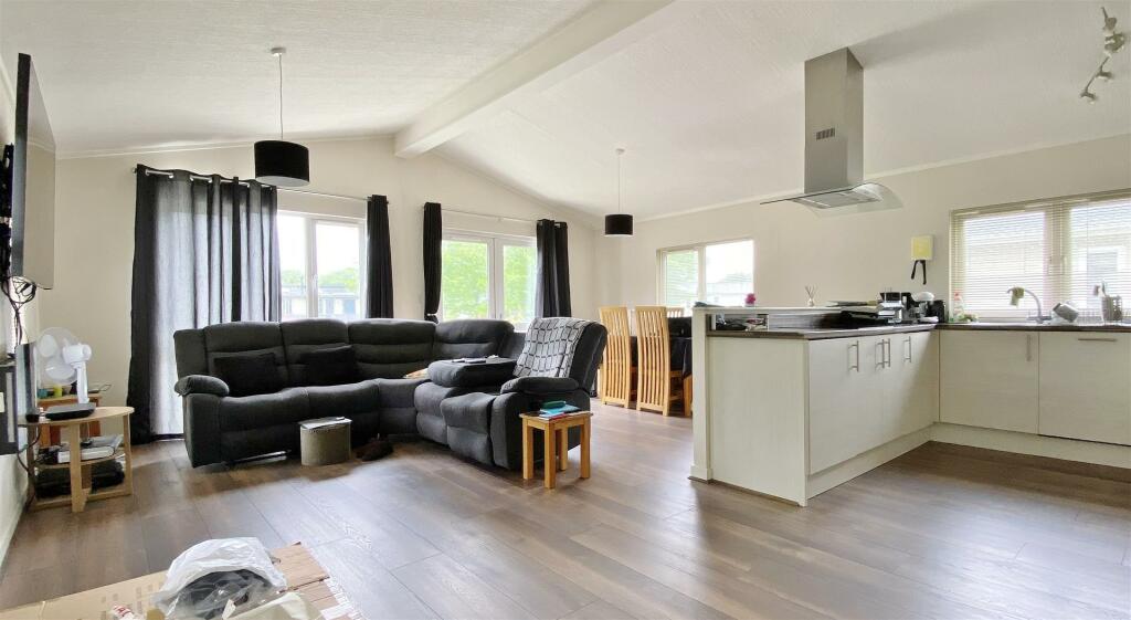 Kitchen/Diner/Lounge