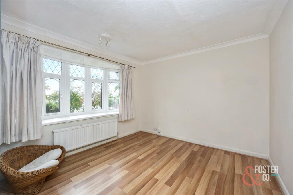 Surrenden Crescent, 17-009.jpg
