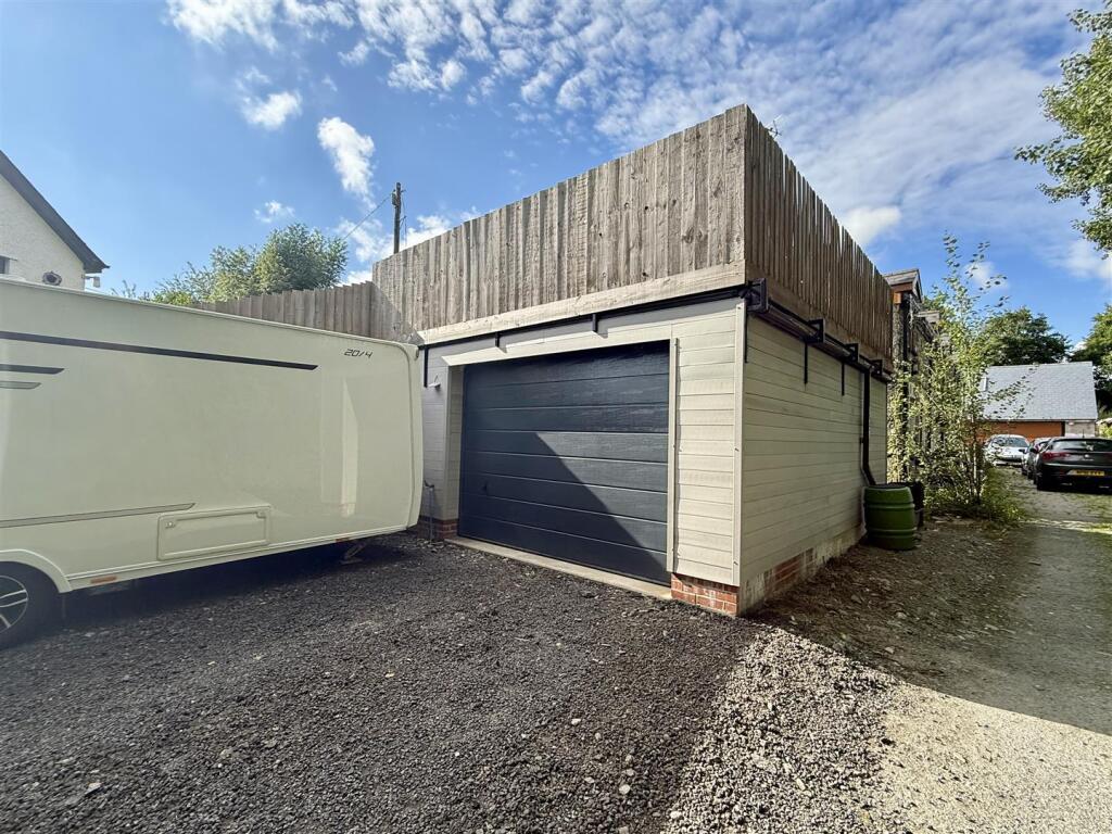 Detached Garage