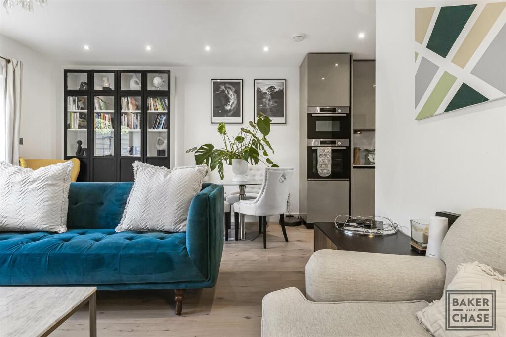 Kitchen / Lounge (Open-Plan)