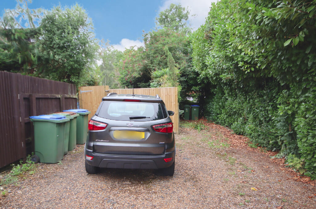 Screenshot 2025-0...