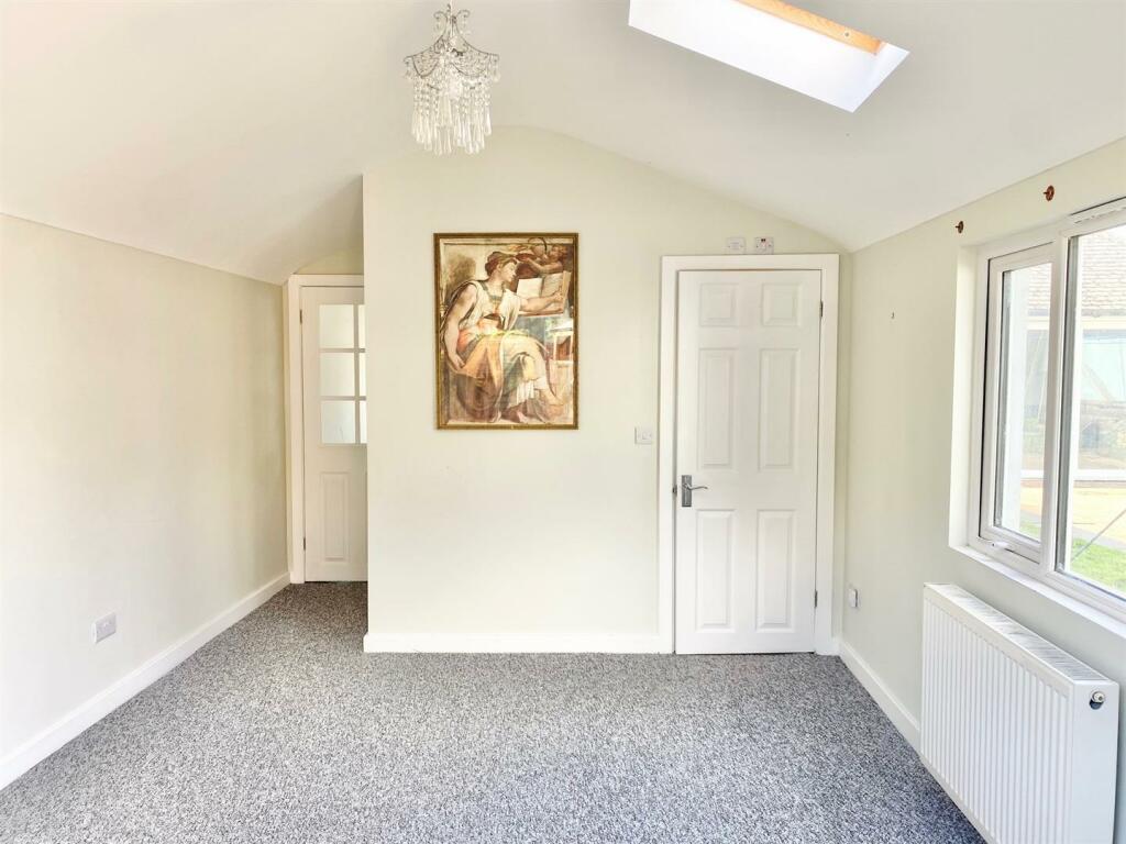 annexe bed.jpg