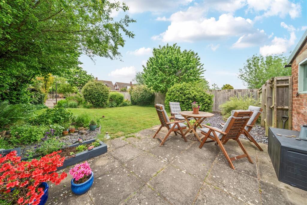 108 Brackley Road, Towcester