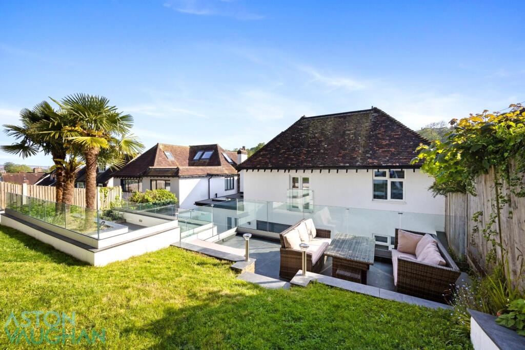 Valley Drive, 50-020.jpg