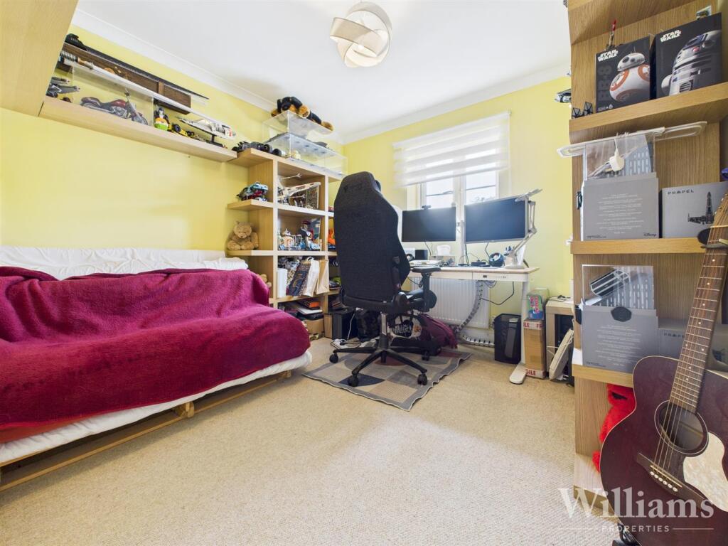CAM04950G0-PR0107-STILL023.jpg