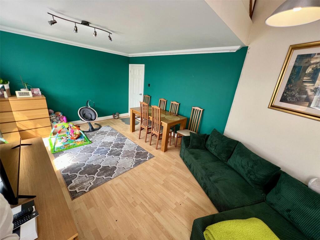Lounge/Bed 3