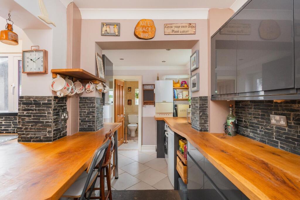 0W1SSE - Kitchen C.jpg