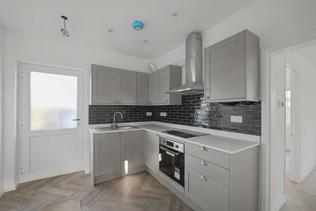69 Headley Road, Liphook, Hampshire, GU30 7PR