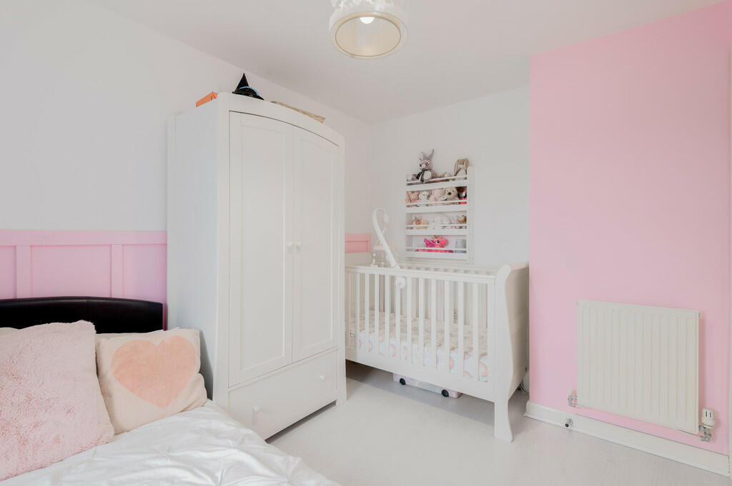 8 Rose Whittle Av...