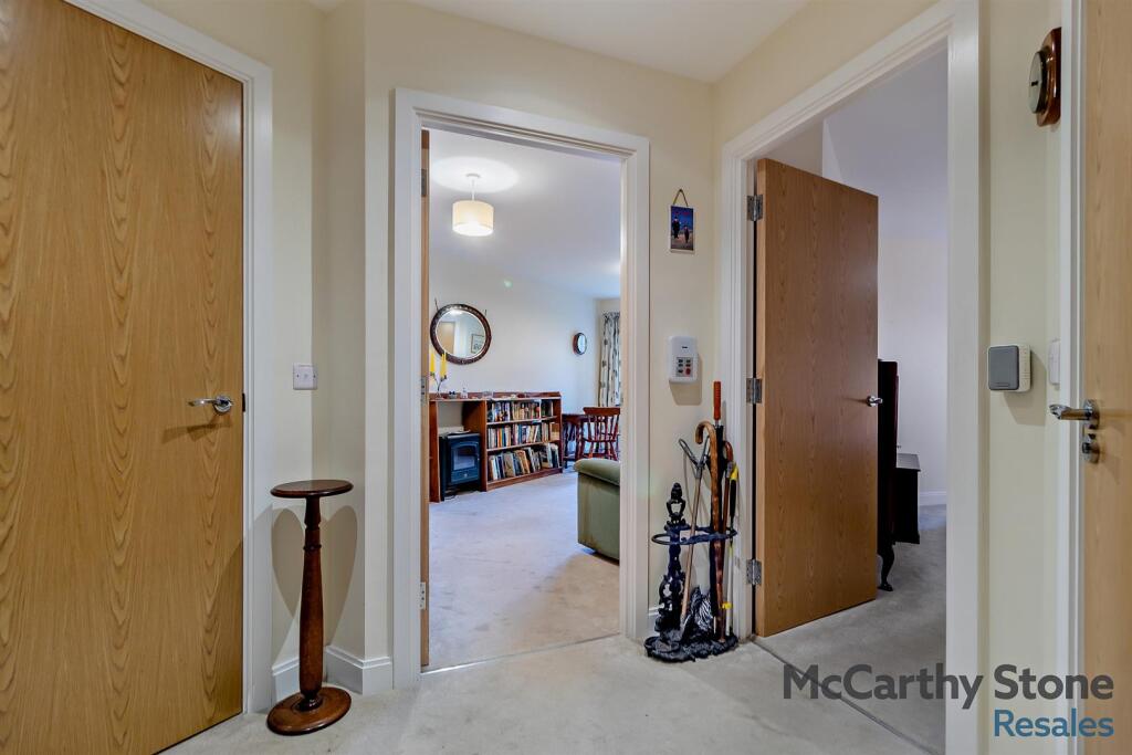 8633739-interior12-800.jpg