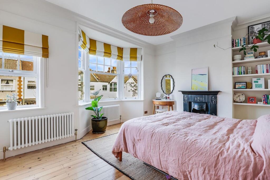 08-9e57JHNHH - 49 Kenilworth Road - 22-HDR-medium.