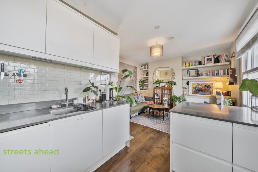 e7870fb4-1842-409...