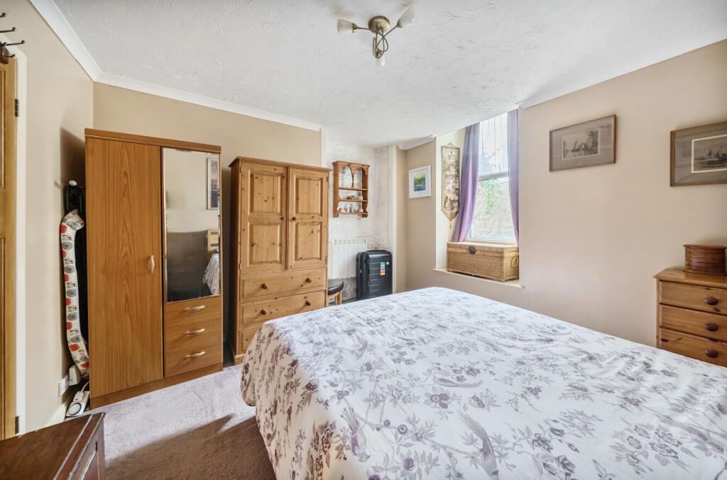 1326394-8-6878d9e...