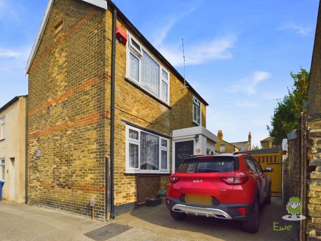 CAM01543G0-PR0097-STILL004