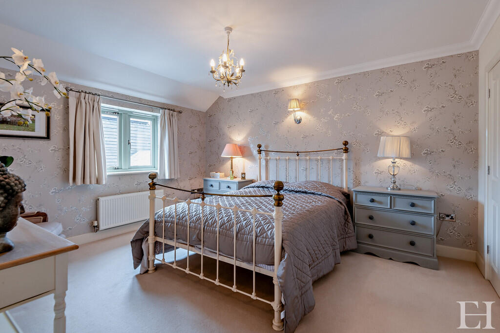 8641132-interiorW...