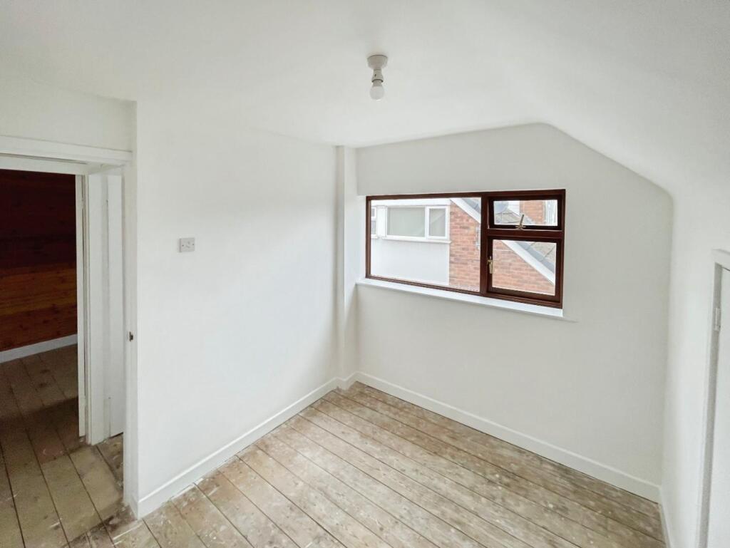 ac70f532--4357-B737-2F72E69120B3-35290-000004C019A