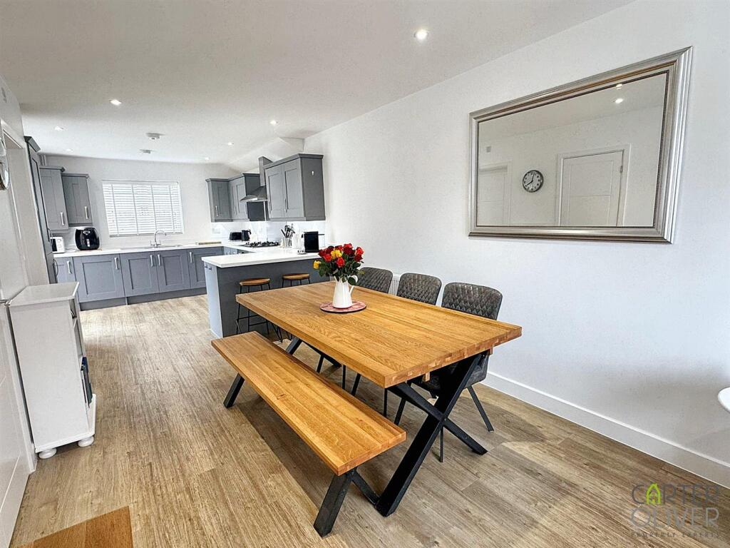 Kitchen/ Snug / Dining Room