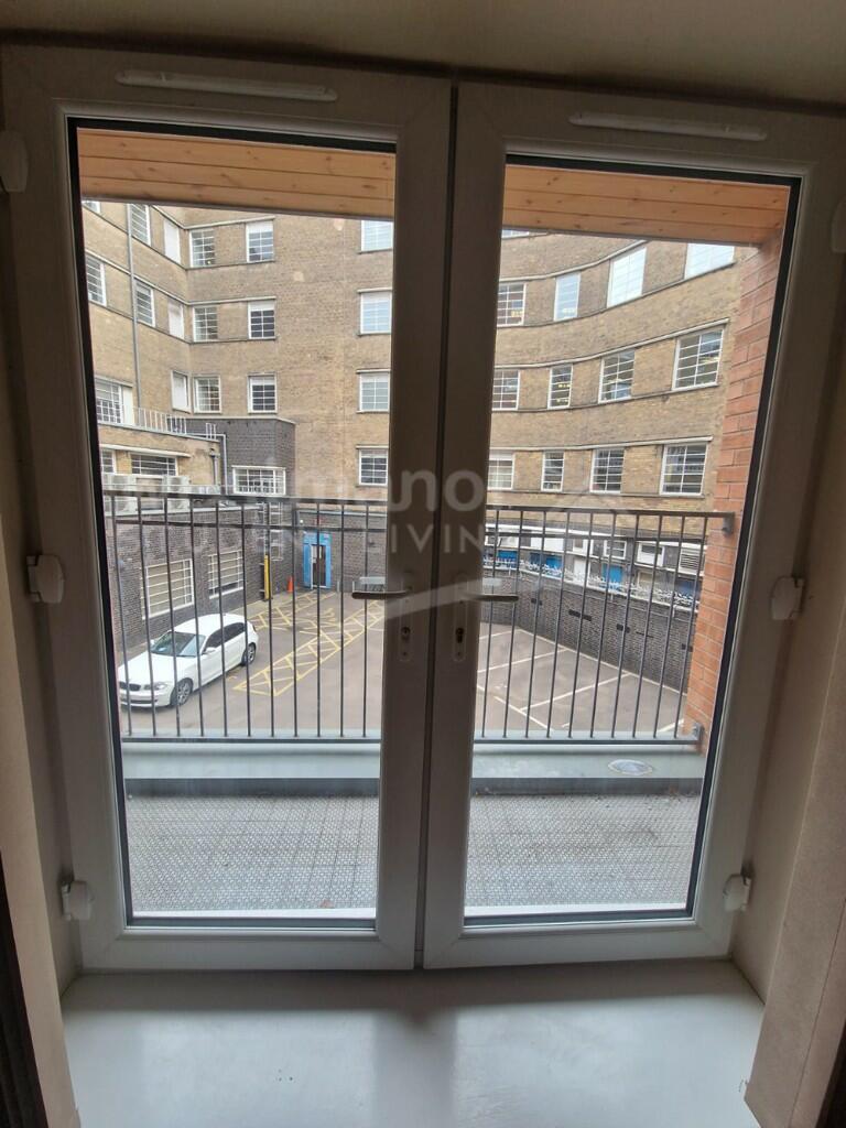 FLAT 6
