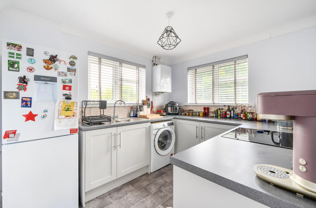 1350934-10-68c02d...