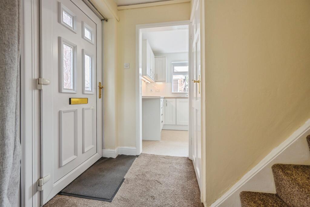 Entrance Hallway: